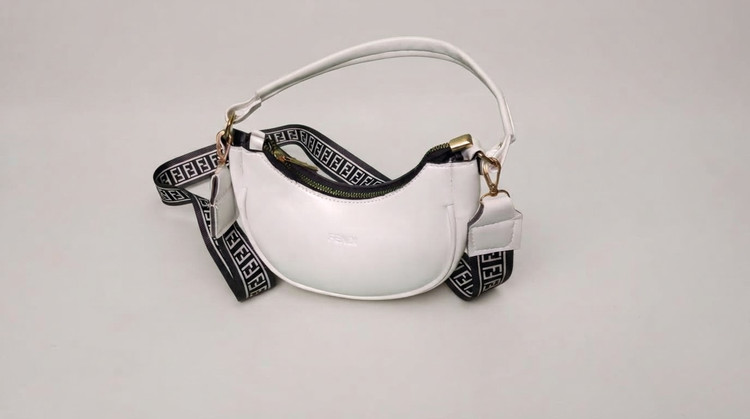 کیف دوشی فندی